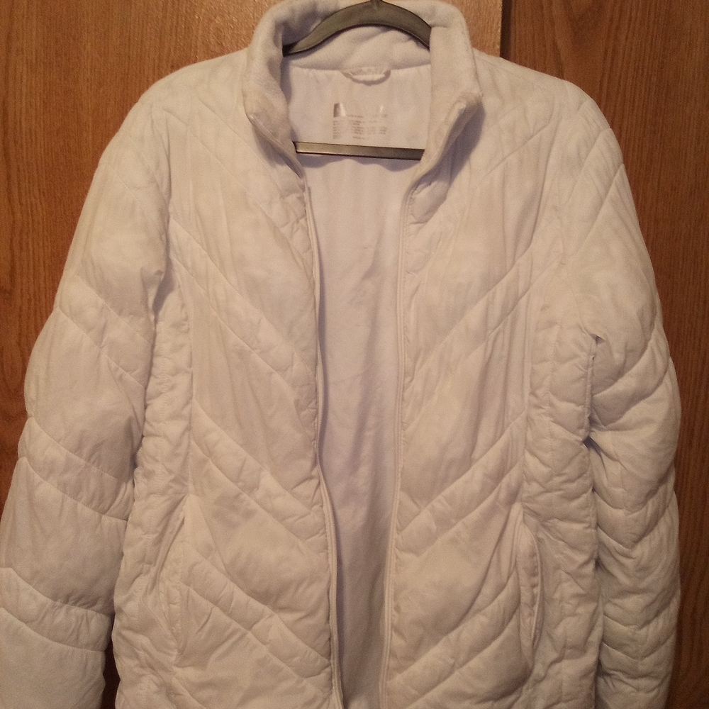 Women's White Puffer Jacket Size Medium By Xersion - Picture 5 of 7